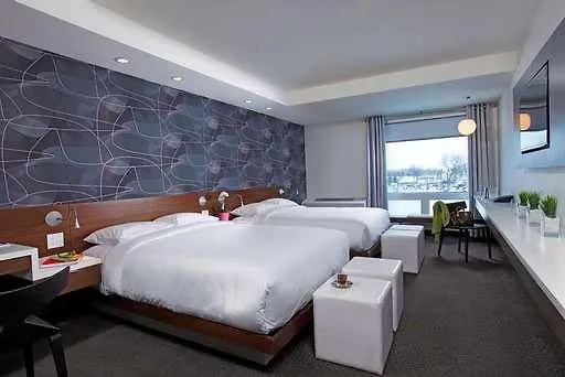 Mere Hotel Winnipeg Canada
